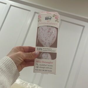 NWT - LoveShackFancy x Wet Brush - Mini Detangler - English Ivy - Pink